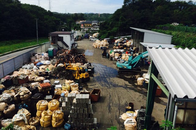 スクラップ回収場